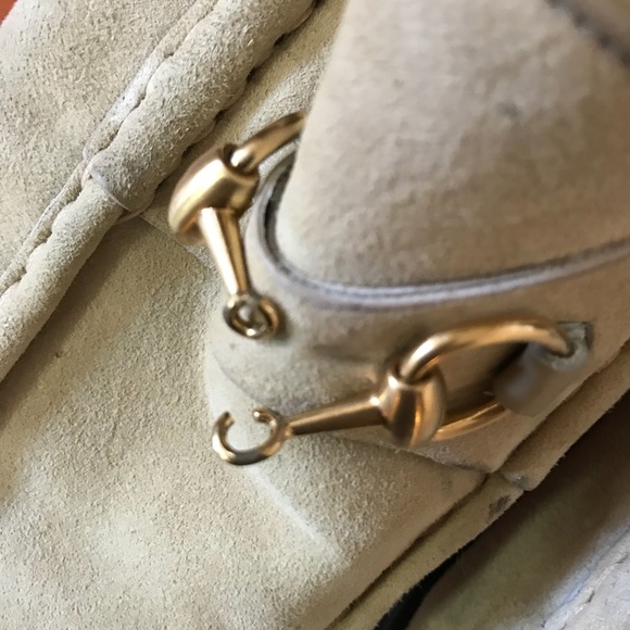 Damaged ivory suede horsebit Gucci loafers 8.5AA - Picture 3 of 4